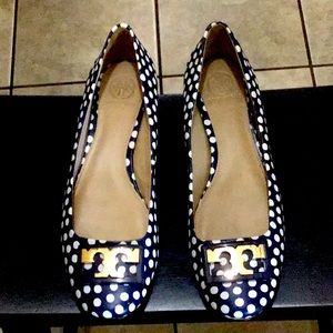 Tory Burch Polka Dot Navy Gold Logo Shoes Size 7 M
